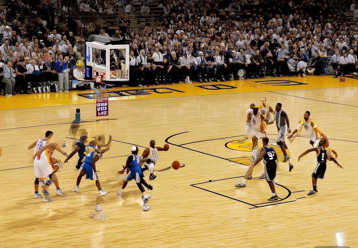 勇士VS马刺巅峰对决：三分球定胜负，勇士主场逆袭巩固领先